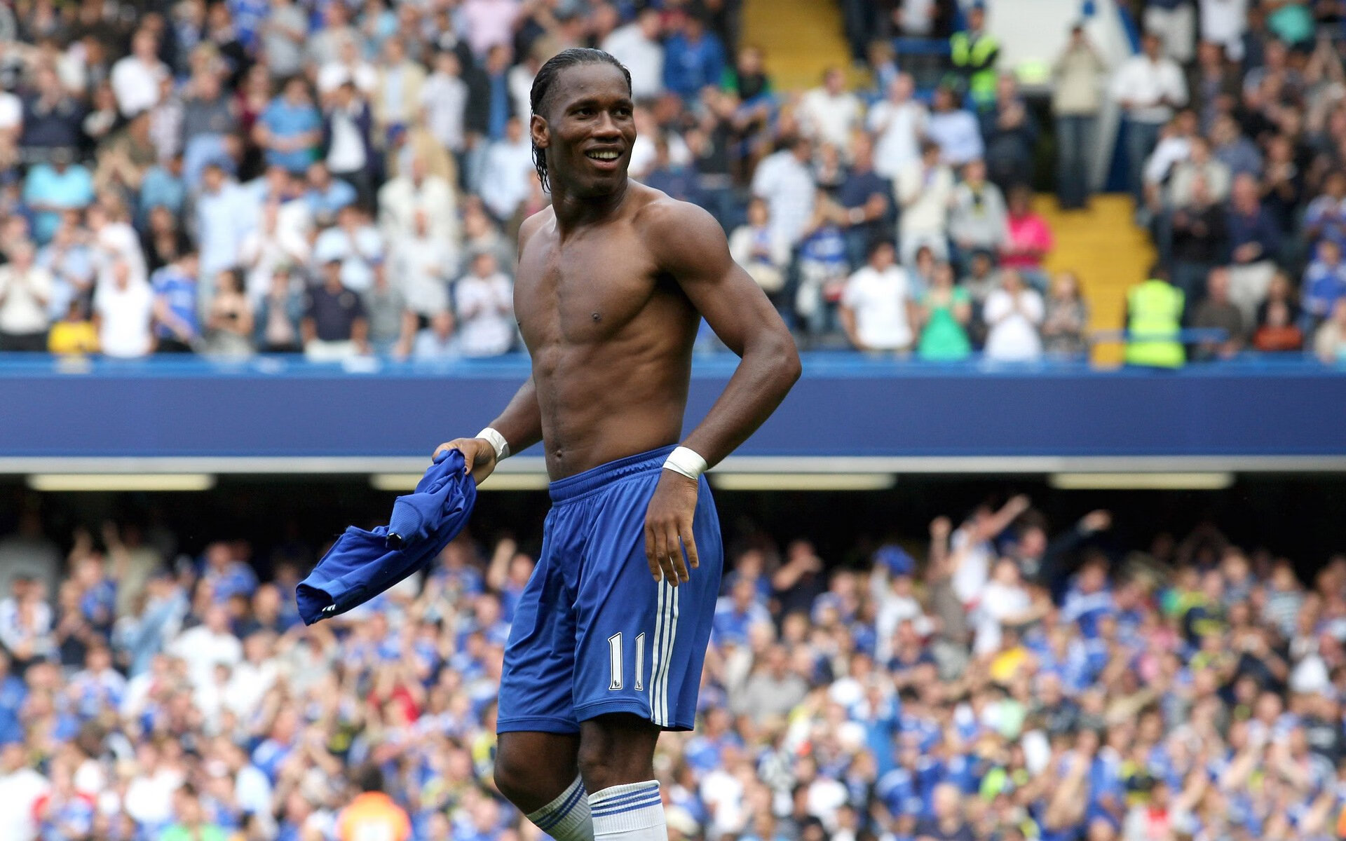 “马科斯·莫奇的战术安排与防守反应,成就美洲狮队的防守核心”