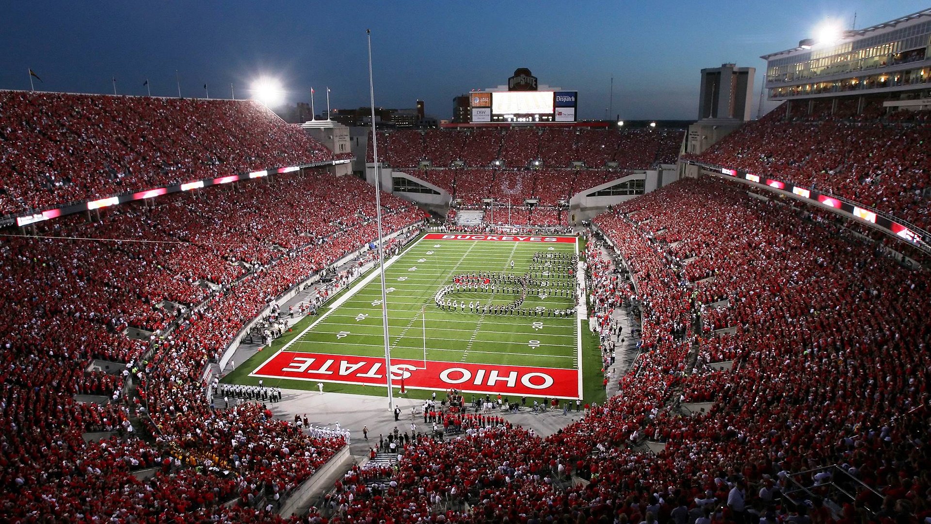 浓眉带伤出战仍贡献三次封盖,浓眉带队